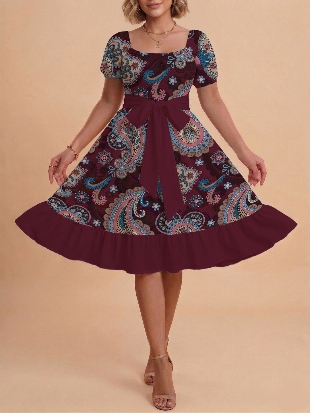 Damen Verspieltes Maxikleid mit Bärenmuster und taillierbarem Band EB