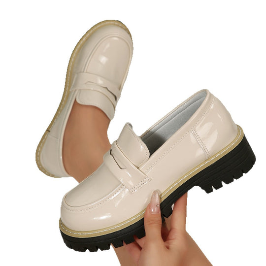 Damen Modische und komfortable Lackleder-Loafers mit robustem Profil EB