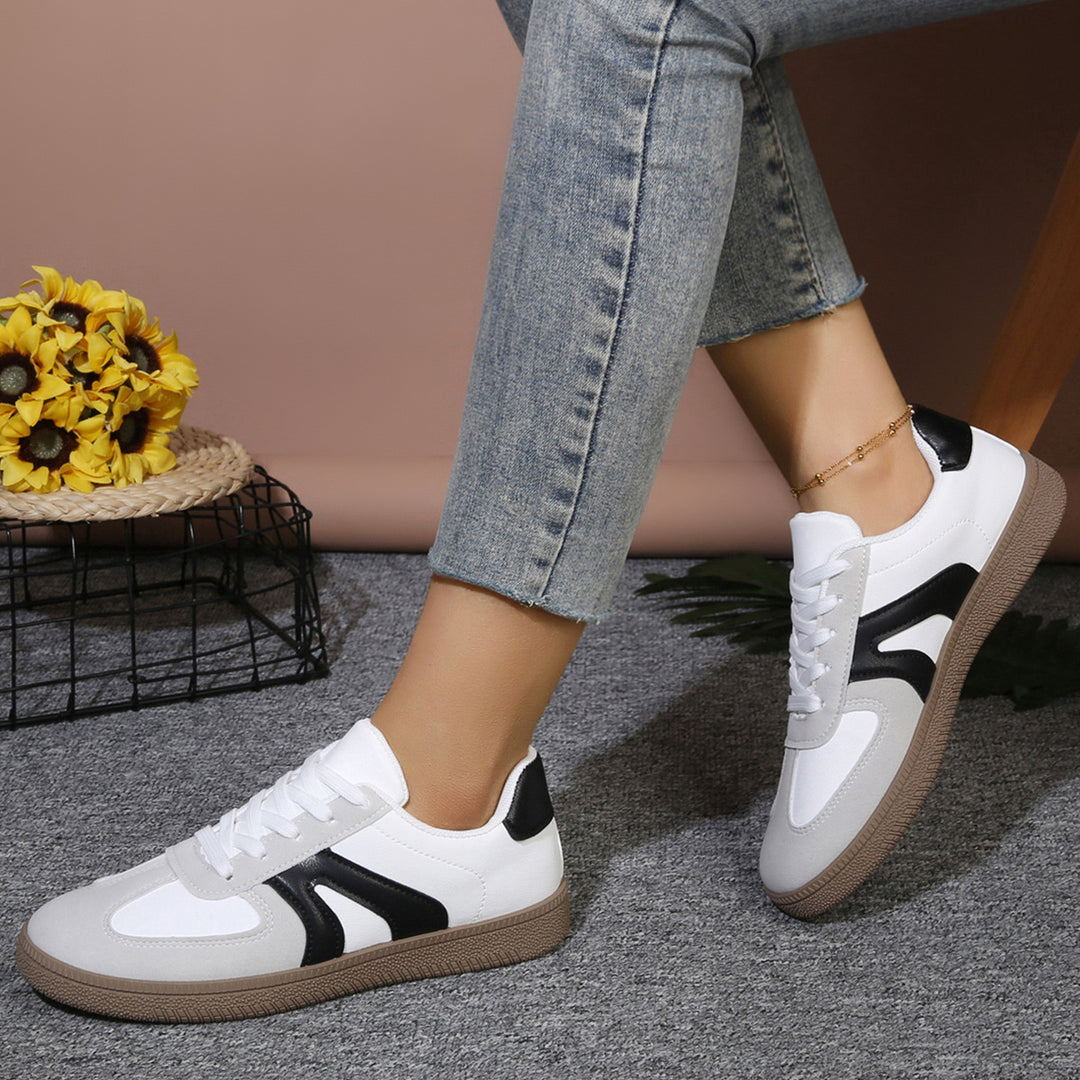 Damen Moderne Freizeitsneaker mit stylischen Details EB