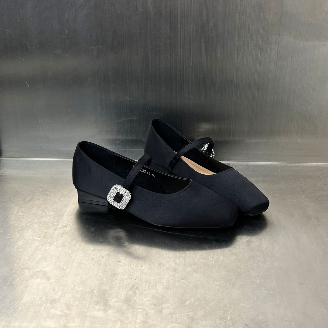Damen Elegante Ballerinas mit modischem Riemen und funkelndem Schmuckdetail EB