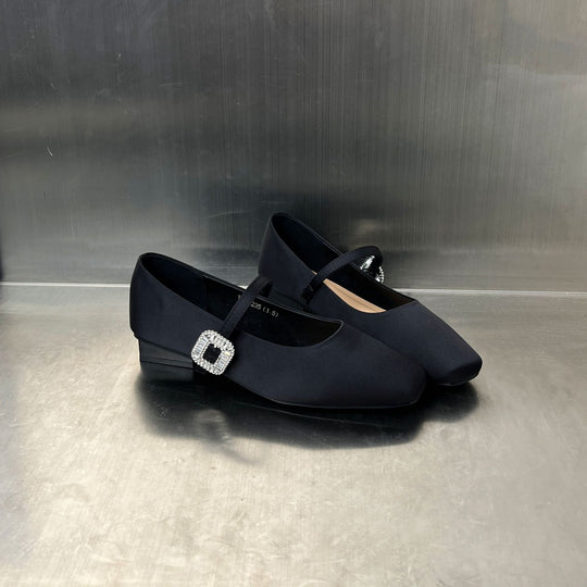 Damen Elegante Ballerinas mit modischem Riemen und funkelndem Schmuckdetail EB