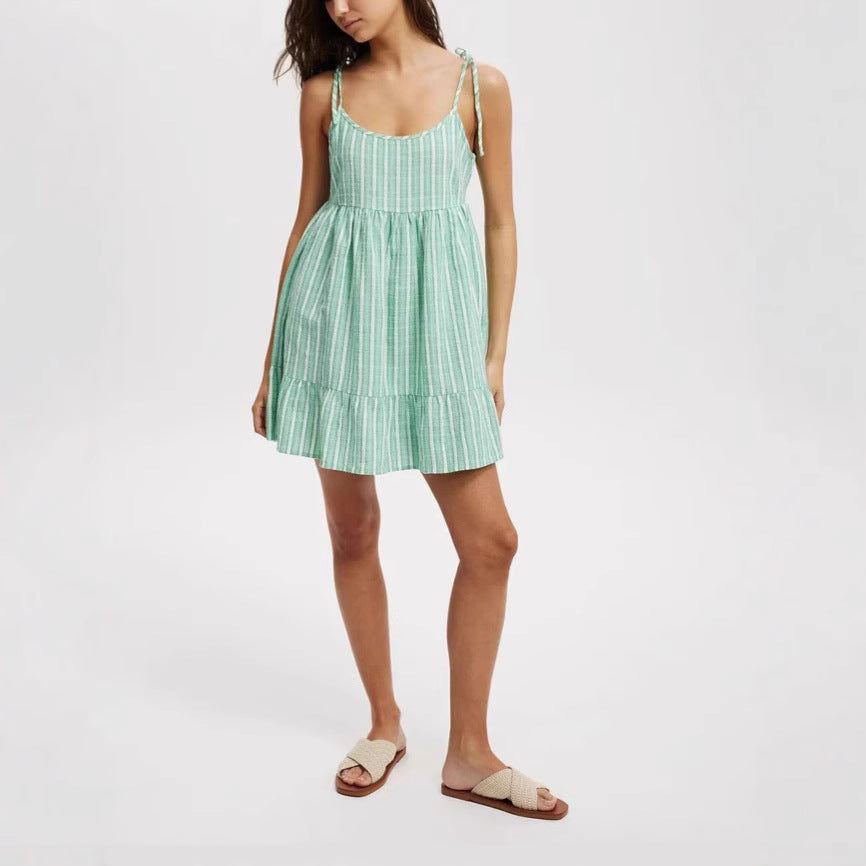 Damen Sommerliches Kurzkleid mit verstellbaren Trägern und Rüschensaum EB