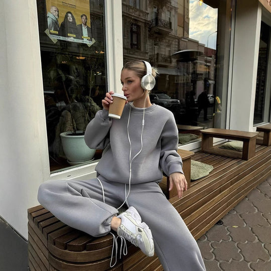 Damen lässiges Sweatshirt und weite Jogginghose Set EB