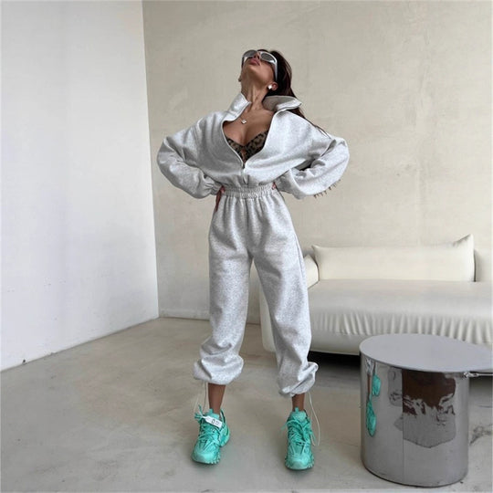 Damen Relaxed-Loungewear-Set mit Halbzip-Stehkragen und hochtaillierter Weitbein-Jogginghose Eichborn Berlin