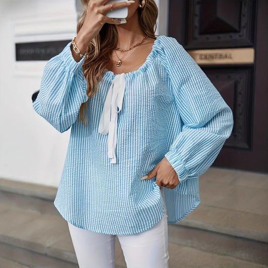 Damen Bluse mit schmeichelndem Rundhalsausschnitt und eleganten Rüschendetails EB