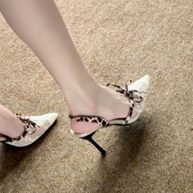 Damen elegante Slingback Pumps mit Spitze und Tiermotiven EB