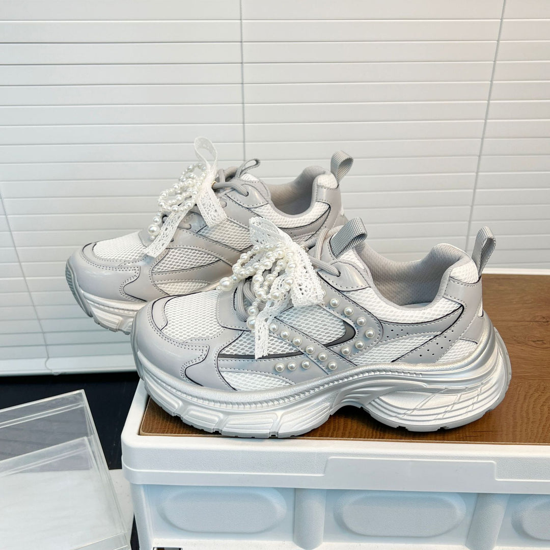 Damen Sportliche Chunky Sneaker mit extravagantem Perlenschmuck EB