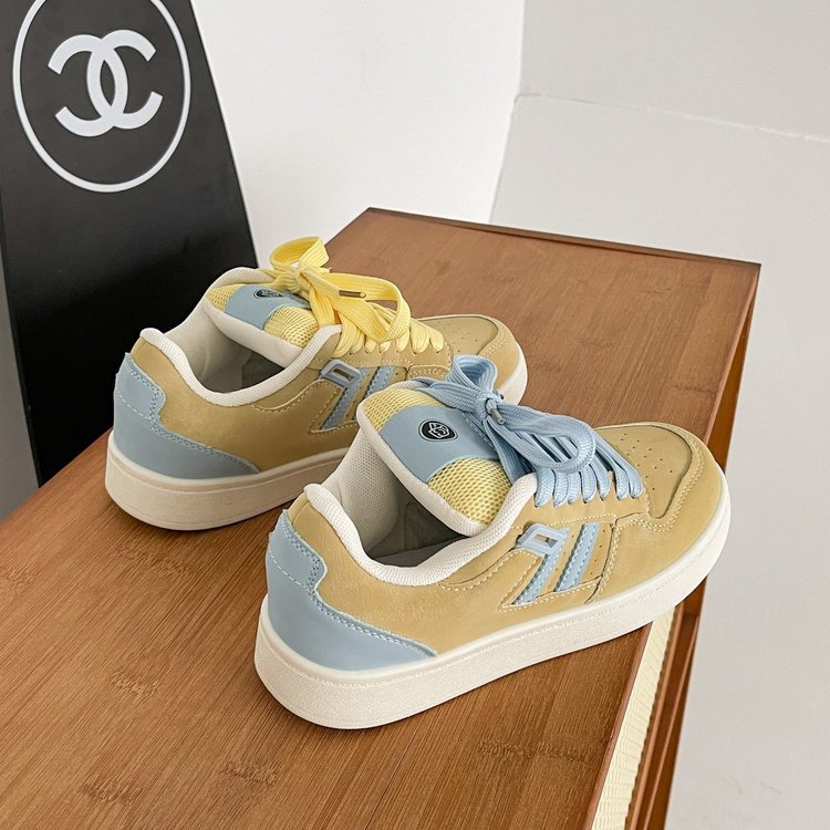 Damen Modische Freizeitsneakers mit weichem Wildleder-Obermaterial und bunten Akzenten EB