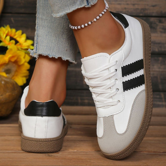 Damen Sneakers im sportlichen Retro-Stil mit kontrastierenden Details EB
