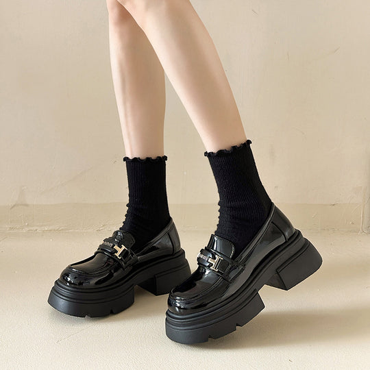 Damen Modische Loafers mit hochgezogenem Absatz und glänzender Oberfläche EB