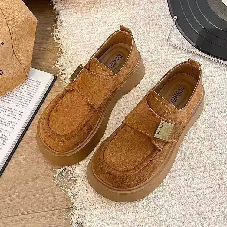 Damen Chunky Clogs aus weichem Wildleder mit verstellbarem Klettverschluss EB