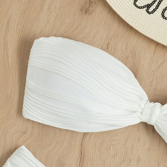 Damen Bandeau-Bikini mit strukturiertem Oberteil und hohem Beinausschnitt EB