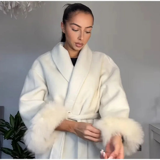 Damen Elegante Wickeljacke mit Teddyfellärmeln EB