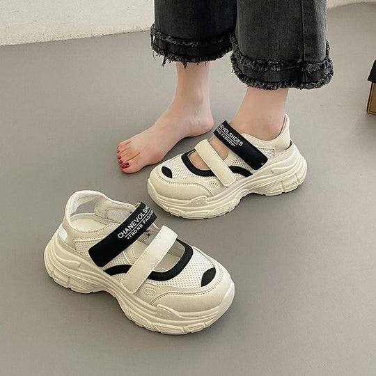 Damen Sportliche Sneaker mit verstellbaren Klettverschlüssen EB