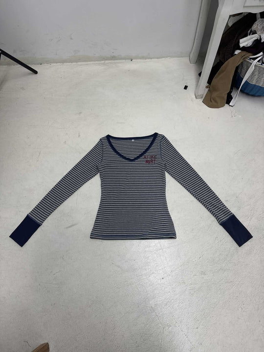 Damen nan gestreiftes V‑Ausschnitt Longsleeve mit taillierter Silhouette und verlängerten Bündchen EB