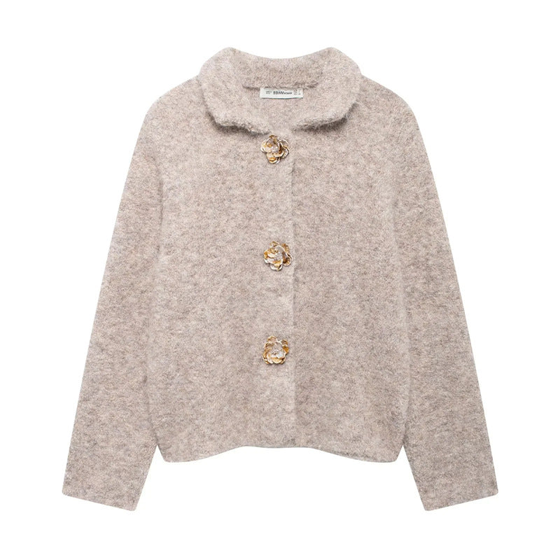 Damen flauschige Strickjacke mit dekorativen Blumenknöpfen EB