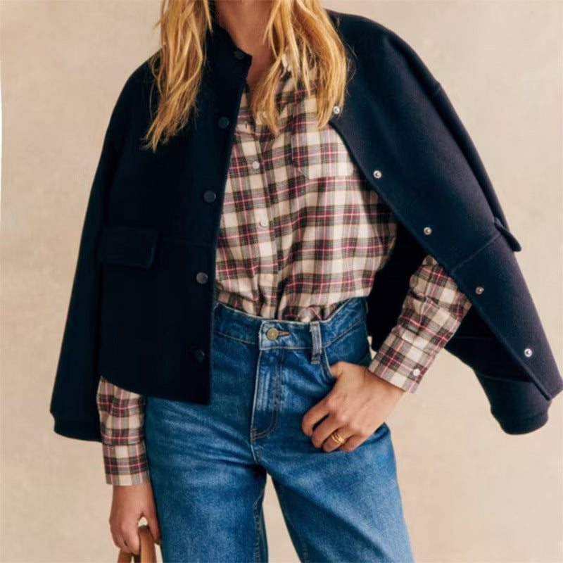 Damen moderne Kurzjacke mit Knopfdetails und seitlichen Eingrifftaschen EB
