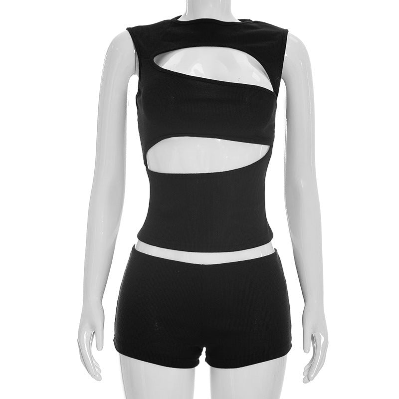 Damen modisches Oberteil mit angeschnittenen Details und passenden Shorts EB