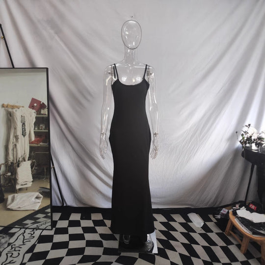 Damen Langes Kleid mit schmalen Spaghettiträgern und figurschmeichelndem Schnitt EB