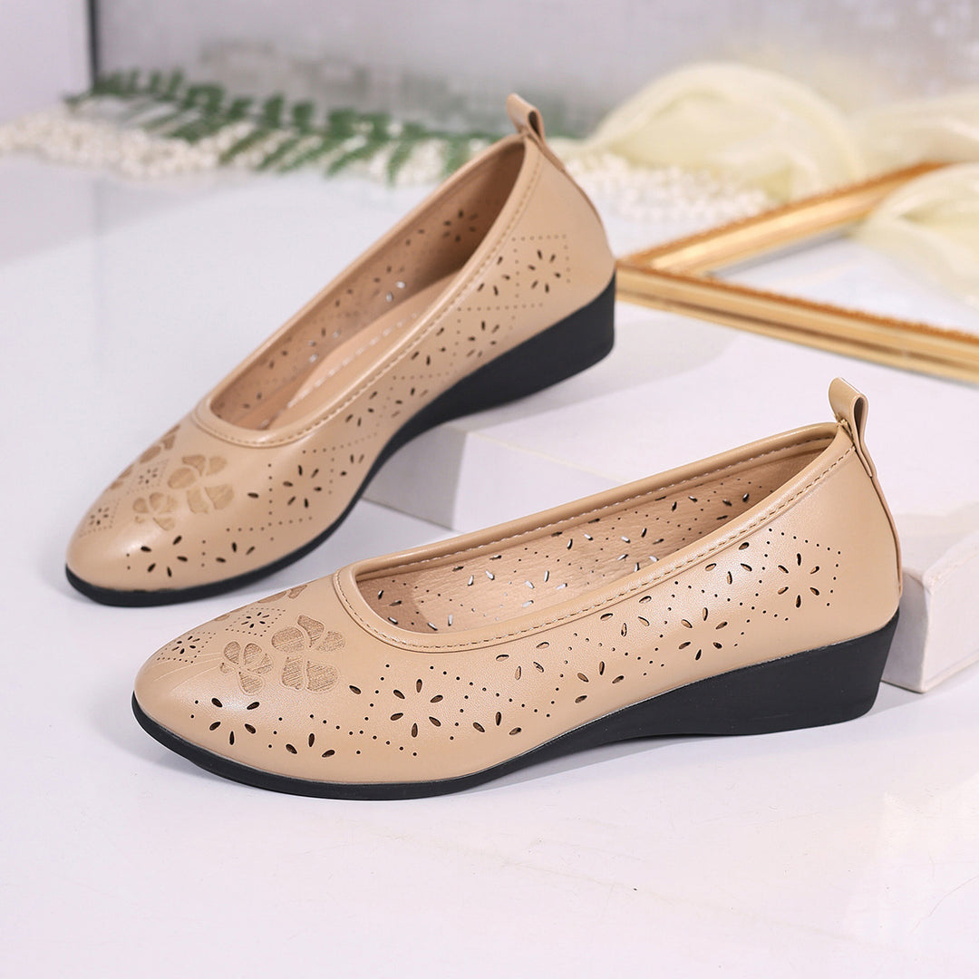 Damen Ballerina-Schuhe mit filigranem Lochmuster und rutschfester Sohle EB