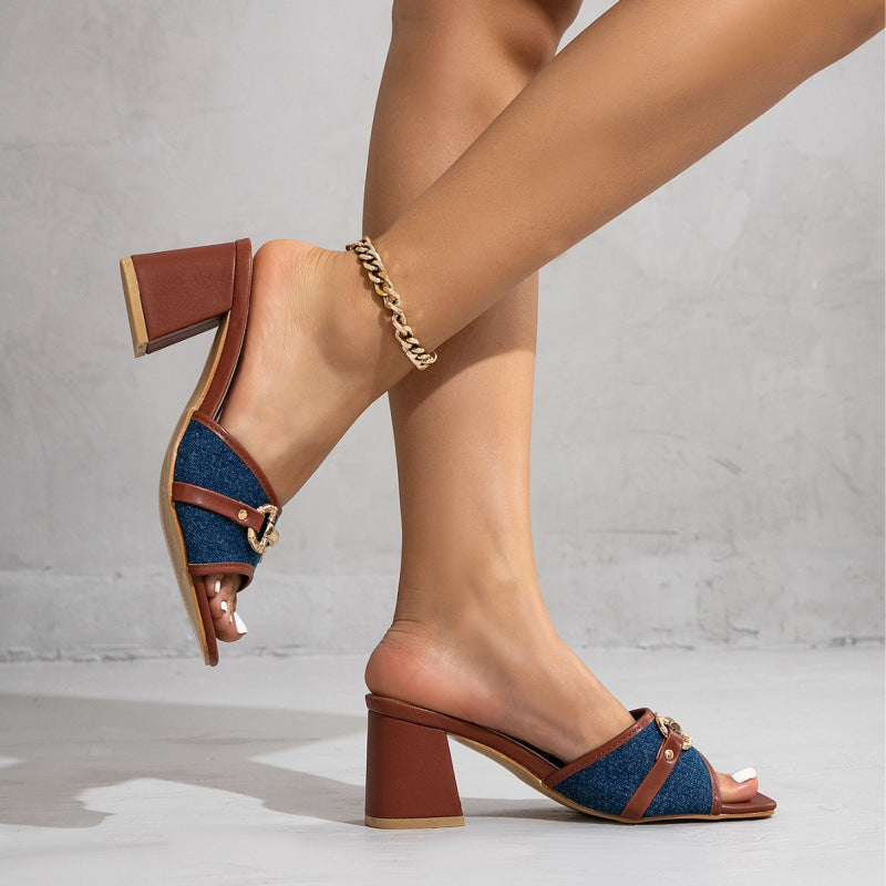 Damen modische Plateau-Sandalen mit trendigen Details EB