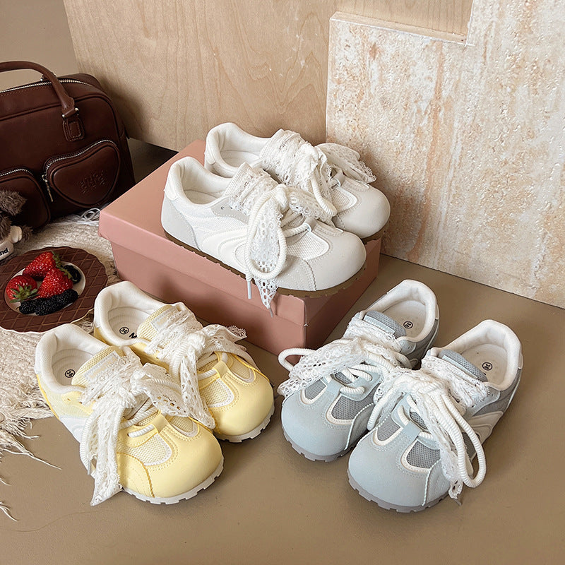 Damen Sneaker mit romantischem Spitzen-Schnürsystem EB