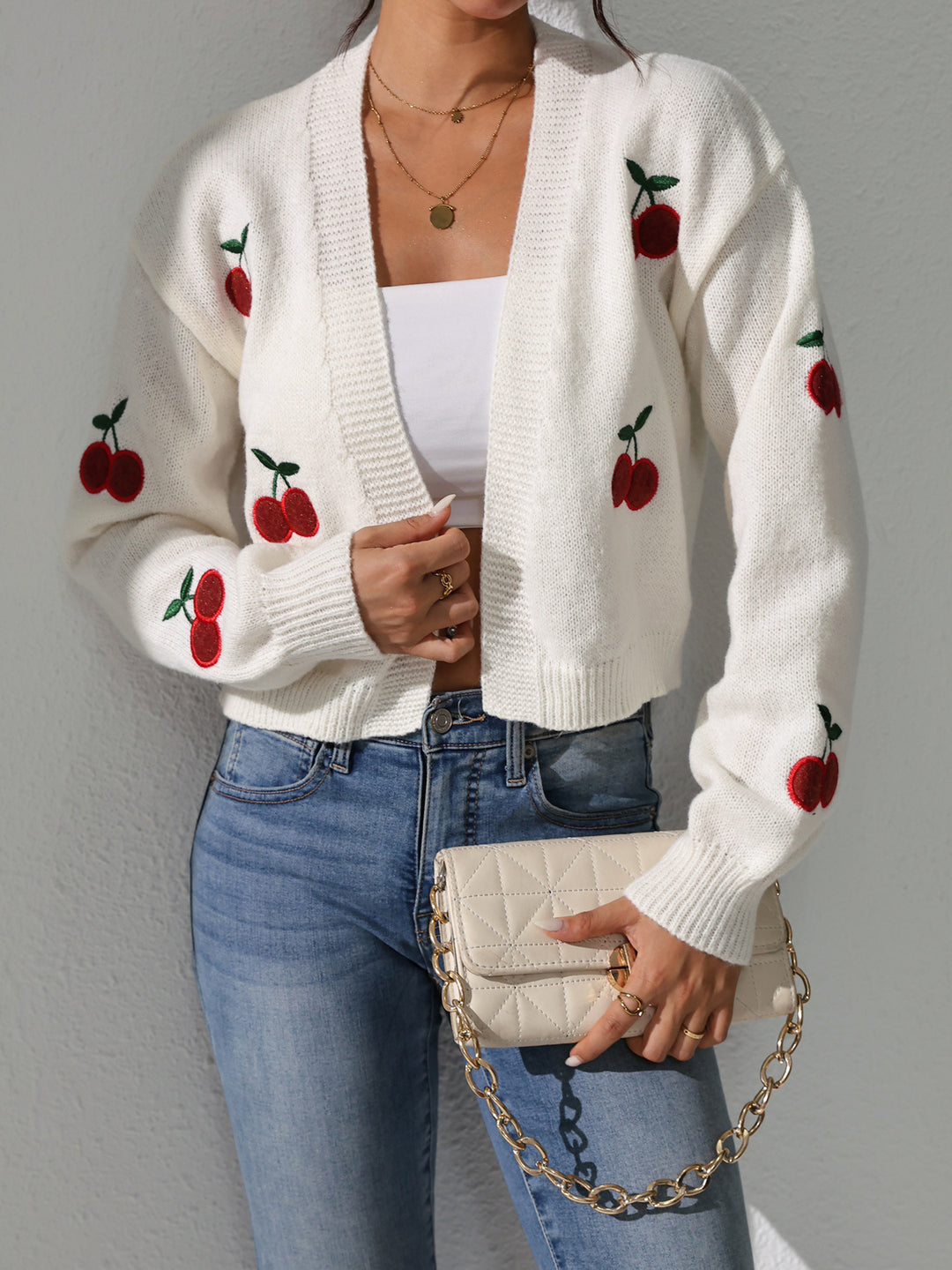 Damen Kurze Strickjacke mit fruchtiger Stickerei EB