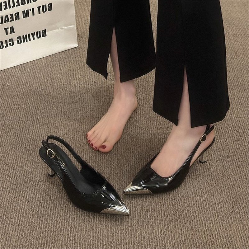 Damen Slingback Pumps mit spitzem Design und glänzendem Metallverschluss EB