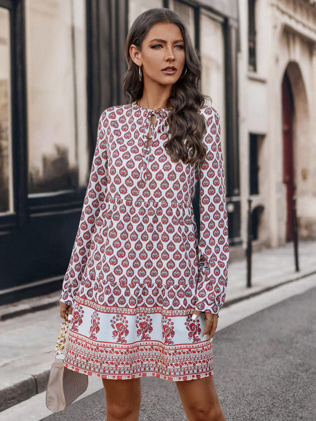 Damen romantisches Kleid mit detailverliebtem Print und langen Ärmeln EB