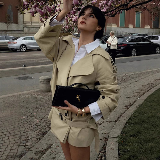 Damen modische Trenchcoat-Jacke mit taillierbarem Gürtel und elegantem Schnitt EB