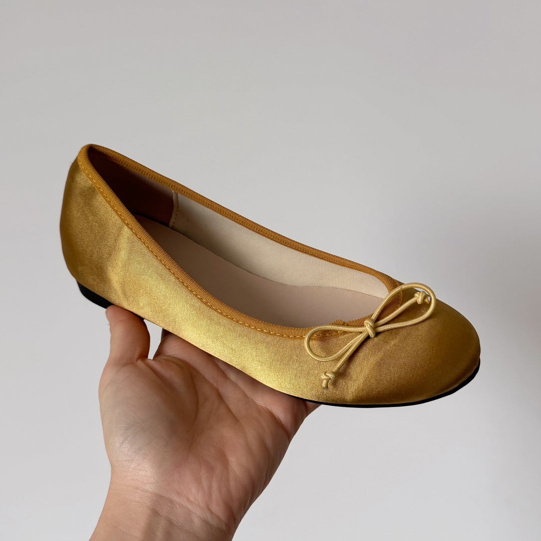 Damen Ballerinas mit elegantem Schleifenakzent und luxuriösem Satinfinish EB