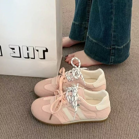 Damen Sneakers im sportlichen Retro-Stil mit atmungsaktiver Oberflächenstruktur EB