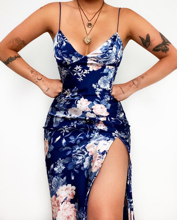 Damen Maxikleid mit tiefem V-Ausschnitt und elegantem Schlitz EB