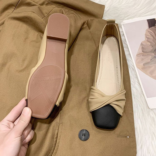 Damen Ballerinas mit ornamentalen Schlaufen und eleganter Kappe EB