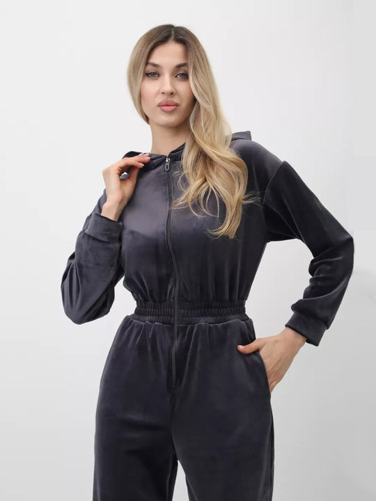 Damen Velours Jumpsuit mit Kapuze, Reißverschluss und tailliertem Gummibund EB