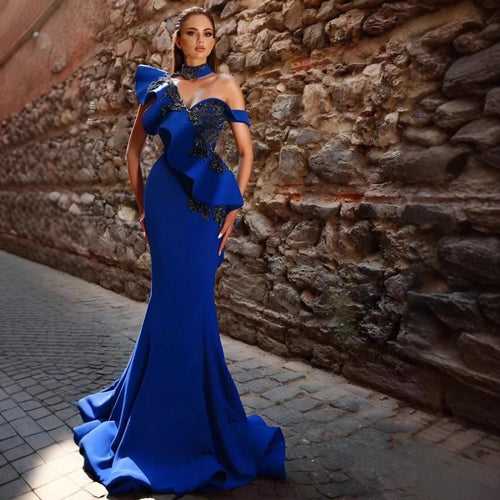 Damen Festliches Abendkleid mit asymmetrischem Design und schimmernden Applikationen EB