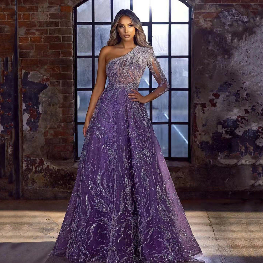 Damen Elegantes Abendkleid mit asymmetrischem Design und funkelnden Applikationen EB