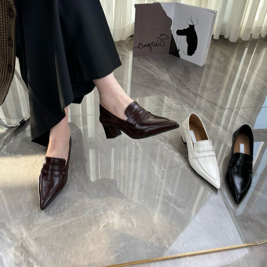 Damen spitze Pumps mit elegantem Riemen und bequemen Blockabsatz EB