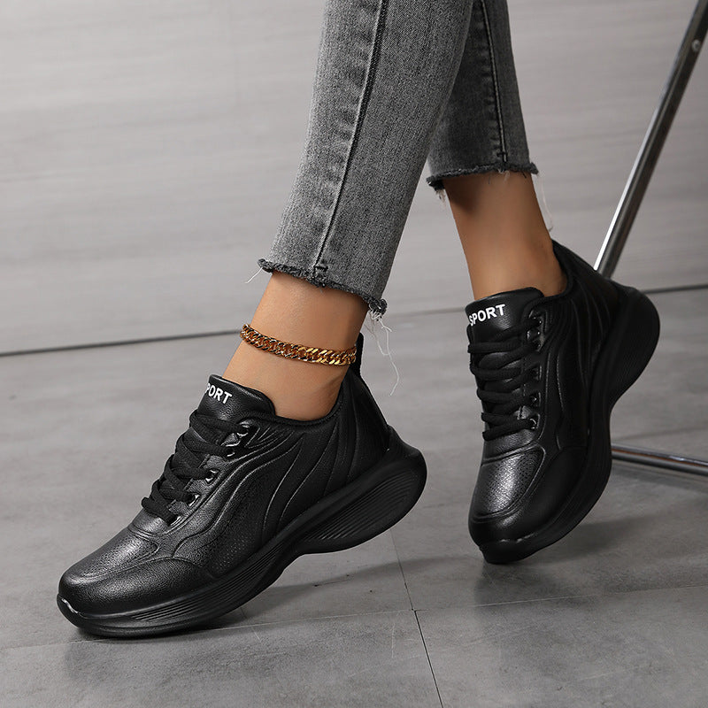 Damen Sportliche Sneaker mit modernem Obermaterial und rutschfester Sohle EB