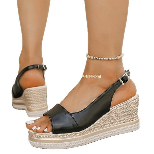 Damen Wedge-Pantoletten aus hochwertigem Kunstleder mit elastischen Riemen und trendiger Sohle EB