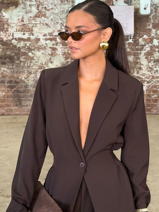 Damen Blazer mit tiefem V-Ausschnitt und eleganter Silhouette EB