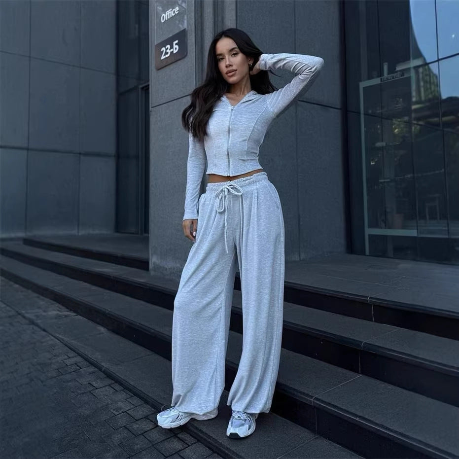 Damen Lounge-Set mit taillierter Kapuzenjacke und extraweiter Palazzo-Jogginghose EB
