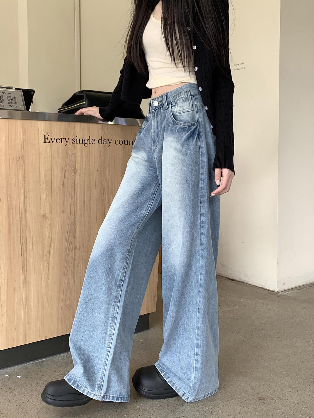 Damen weite Denim-Jeans im modischen Schnitt mit hohen Taschen EB
