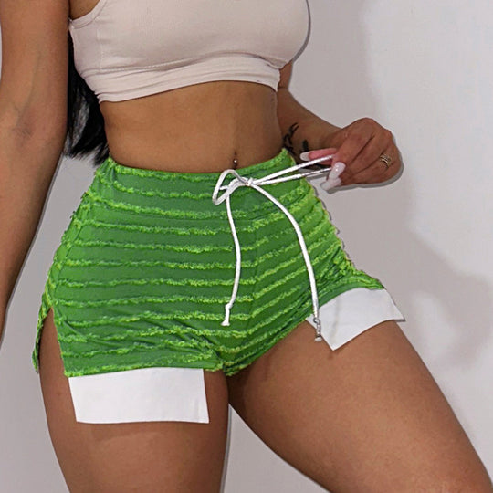 Damen modische Shorts mit innovativem Schnitt und trendigen Kontrastakzenten EB