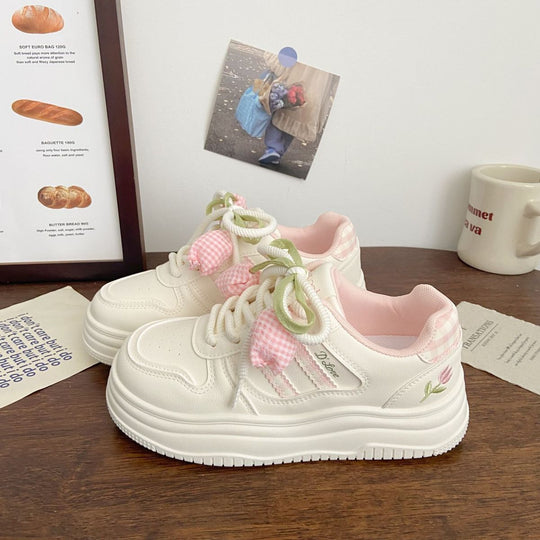 Damen Modische Sneakers mit verspielten Basketdetails und dämpfender Sohle EB
