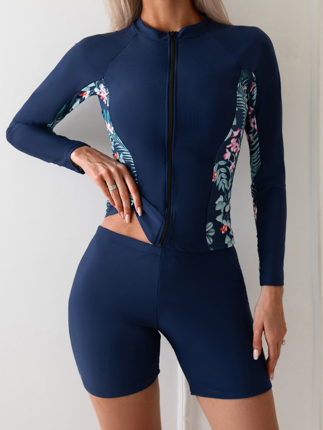 Damen Surfanzug mit langem Arm und floralen Akzenten EB