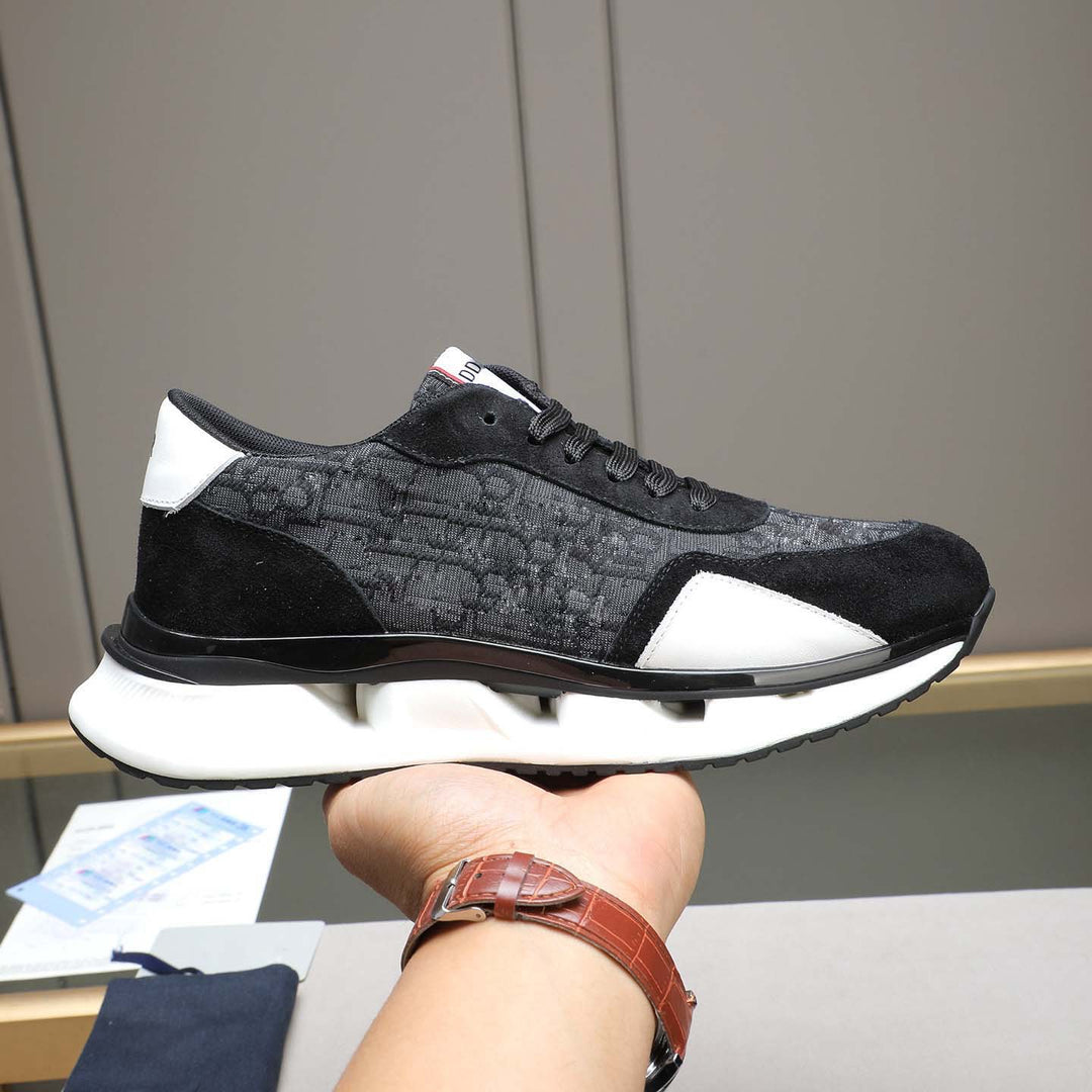 Damen Sportliche Sneakers mit innovativer Oberflächenstruktur und ergonomischer Dämpfung EB
