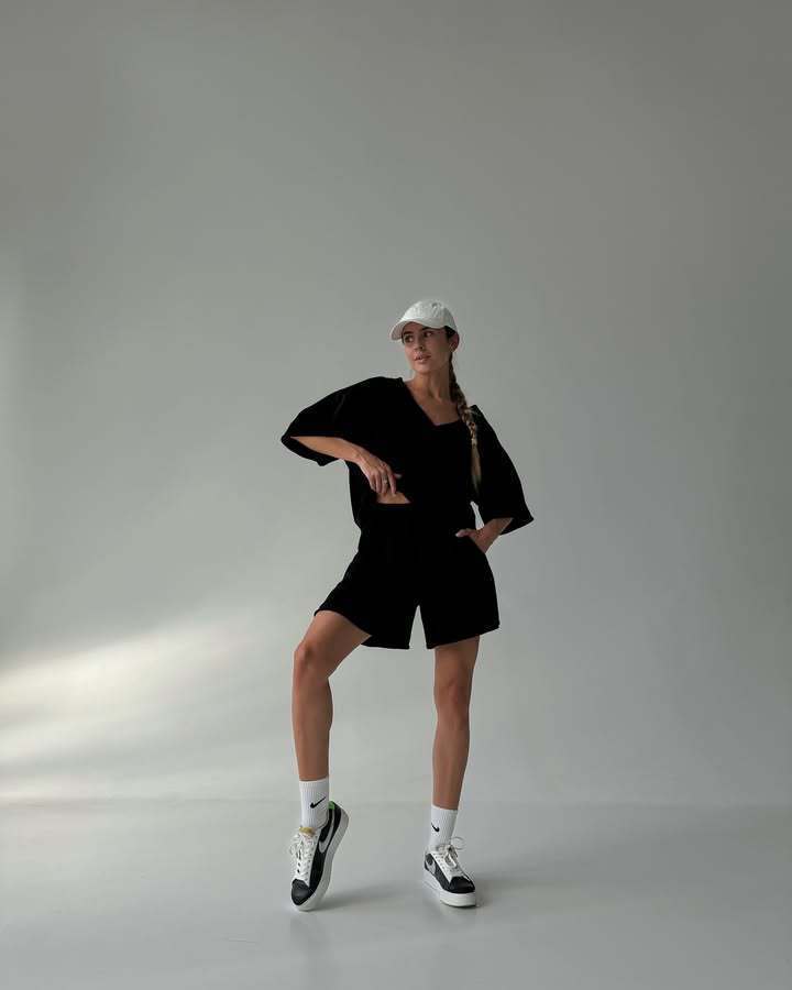 Damen lässiges Lounge-Set mit oversized Oberteil und Shorts EB