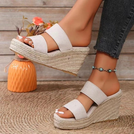 Damen Wedge-Pantoletten mit komfortablem Fußbett und trendigen Riemen EB