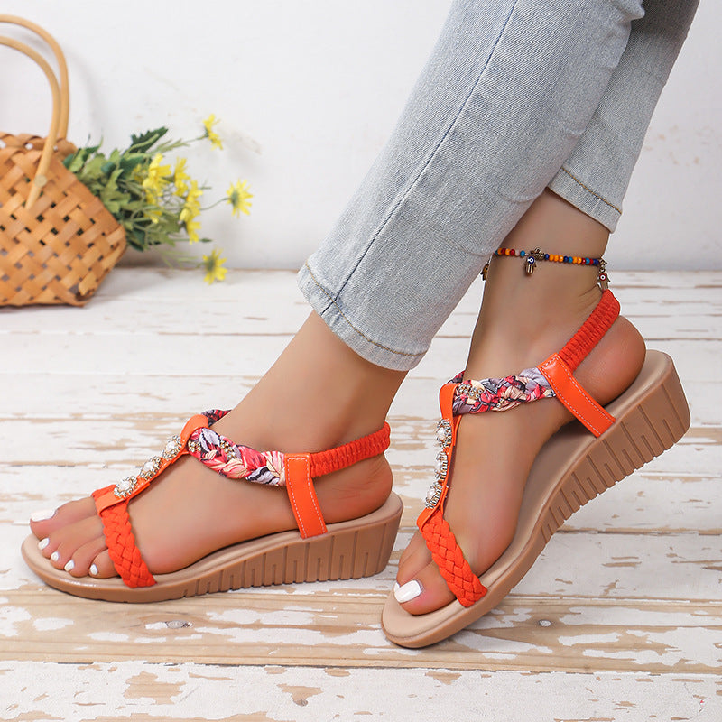 Damen Wedge-Sandalen mit trendy Riemchen und elegantem Schmuckdetail EB